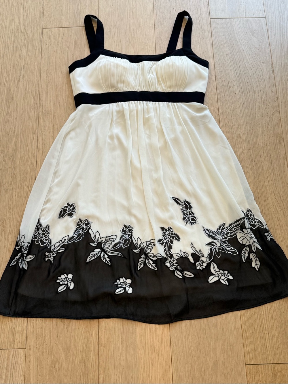 BNWOT Black & White Floral Cocktail Dress 🤍🖤 Elegant Timeless Vintage Rare - Picture 2 of 4